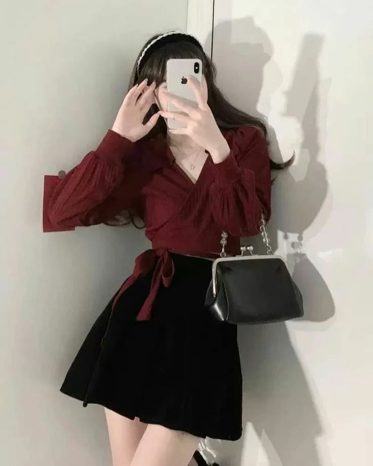 12 Black Skirt Outfits That’ll Make You Forget All About Your Jeans This Winter